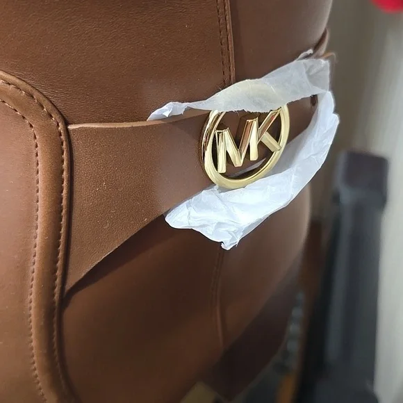 Shoes - Picture 3 of 4